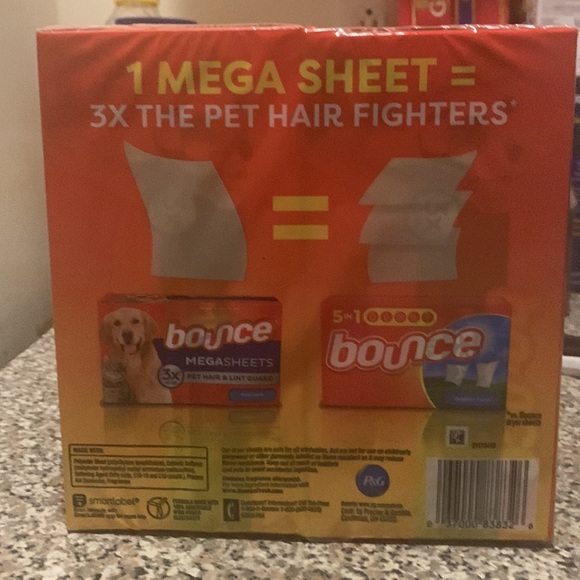 Bounce Pet Hair and Lint Guard Mega Dryer Sheets Pet Fresh Scent, 130 Count - Picture 2 of 3